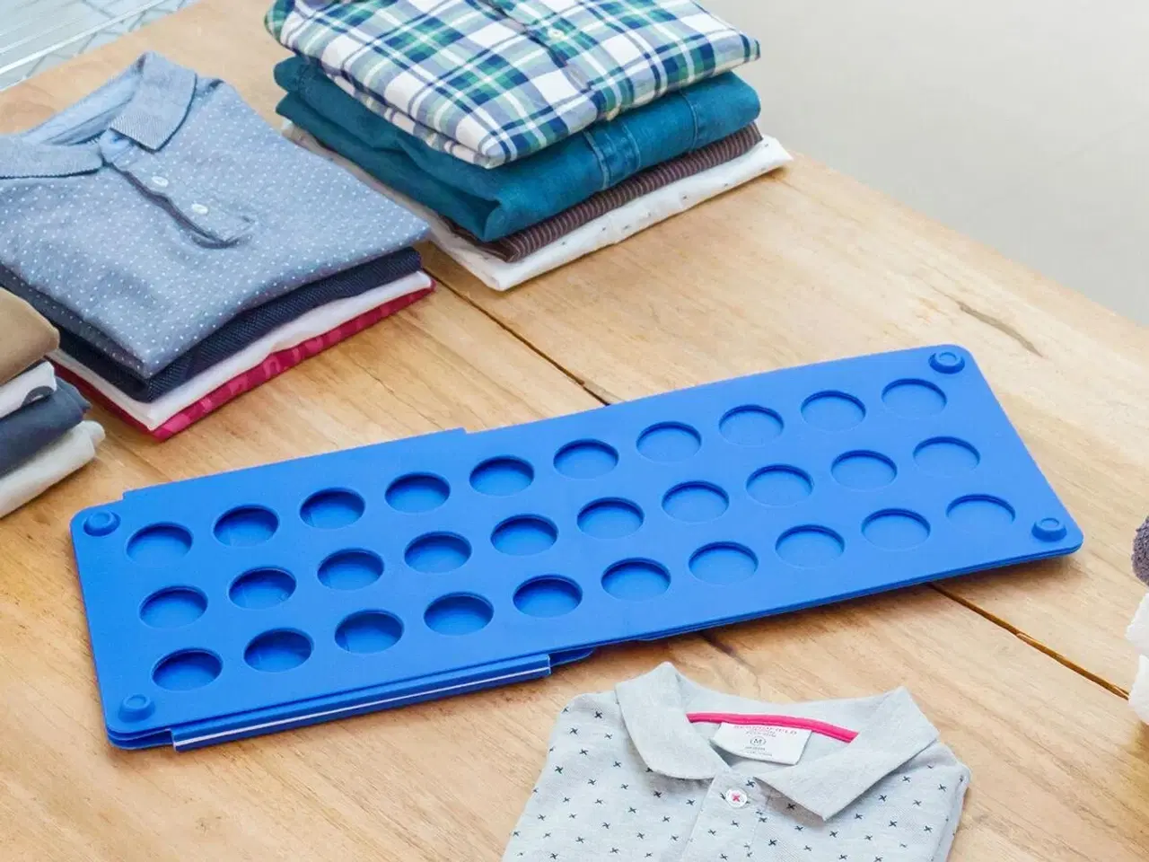 Billede 2 - Tøjfolder - blå, foldbar tøjorganisator