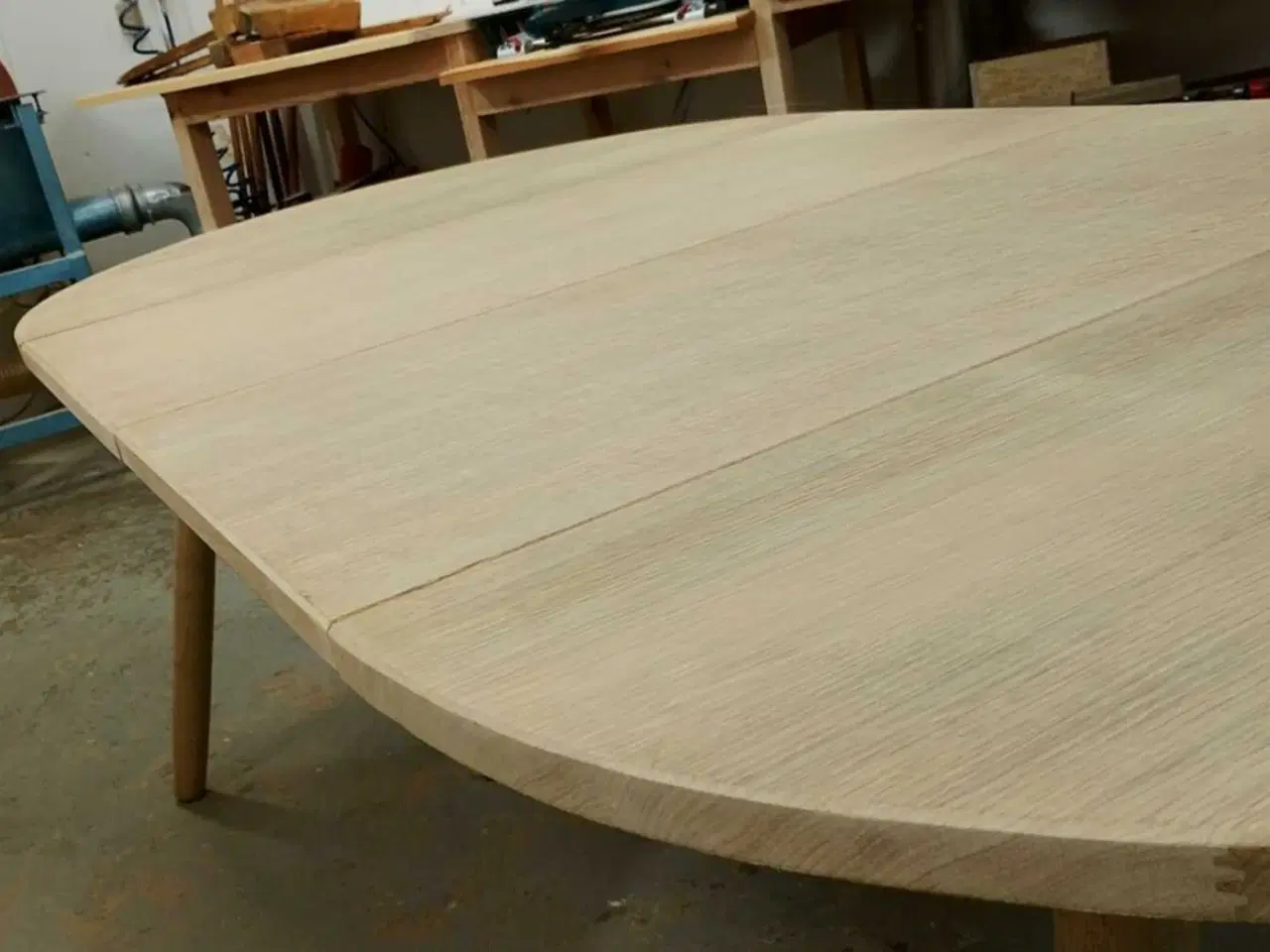 Billede 5 - Rundt massiv egetræsbord
