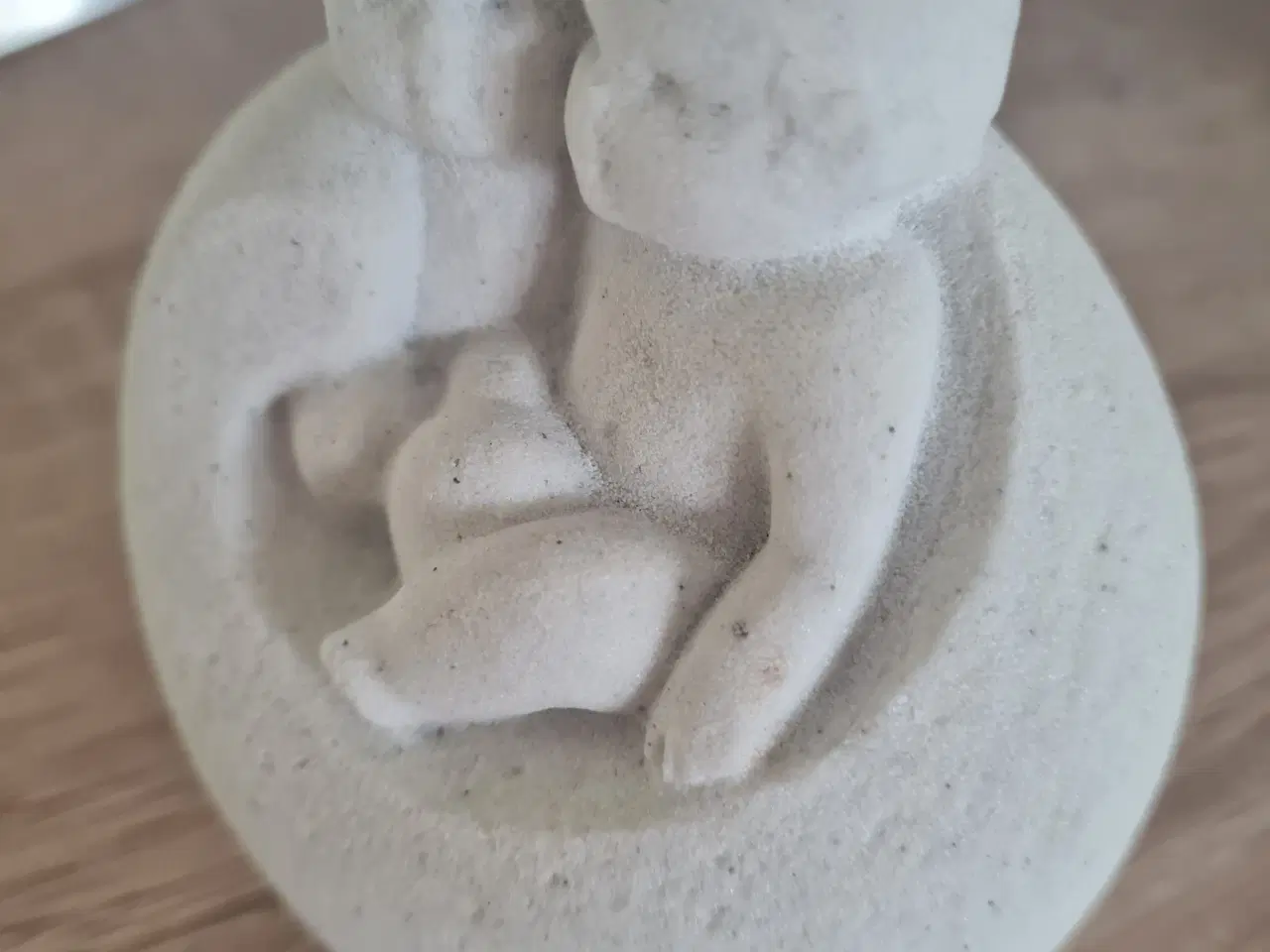 Billede 3 - Sten figur af 2 børn