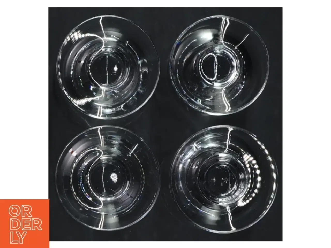 Billede 4 - Gennemsigtige glas med skulpturelt design (str. H. 11,5 cm. x ø. 6 cm)