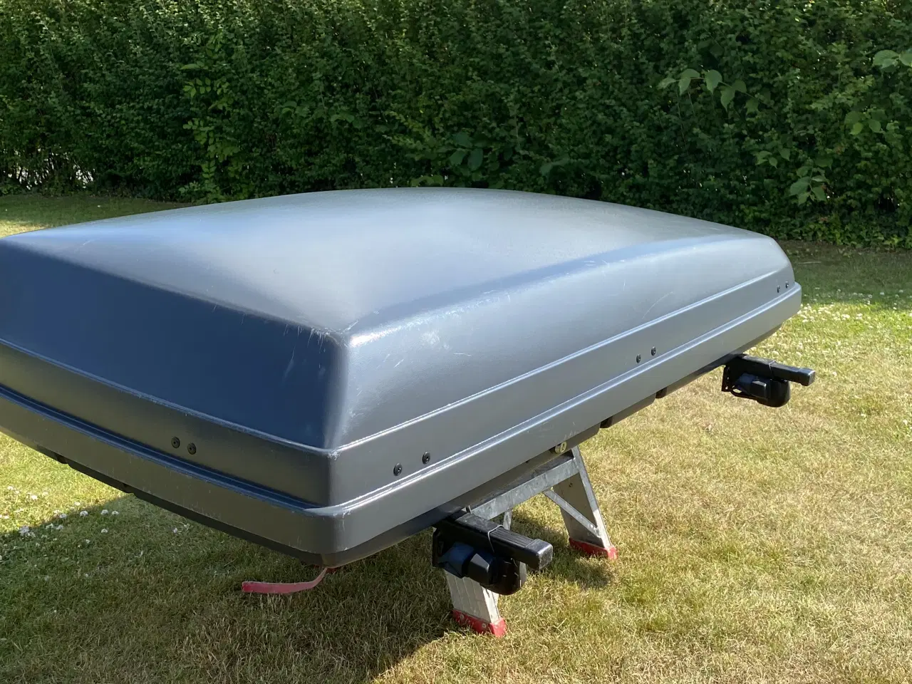 Billede 1 - Stor tagboks med tagbøjler 