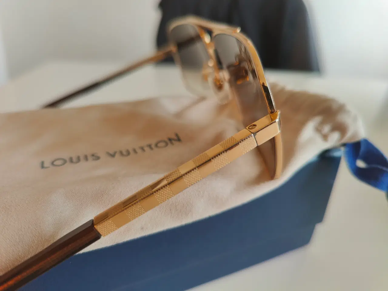 Billede 2 - Louis Vuitton - Attitude guld