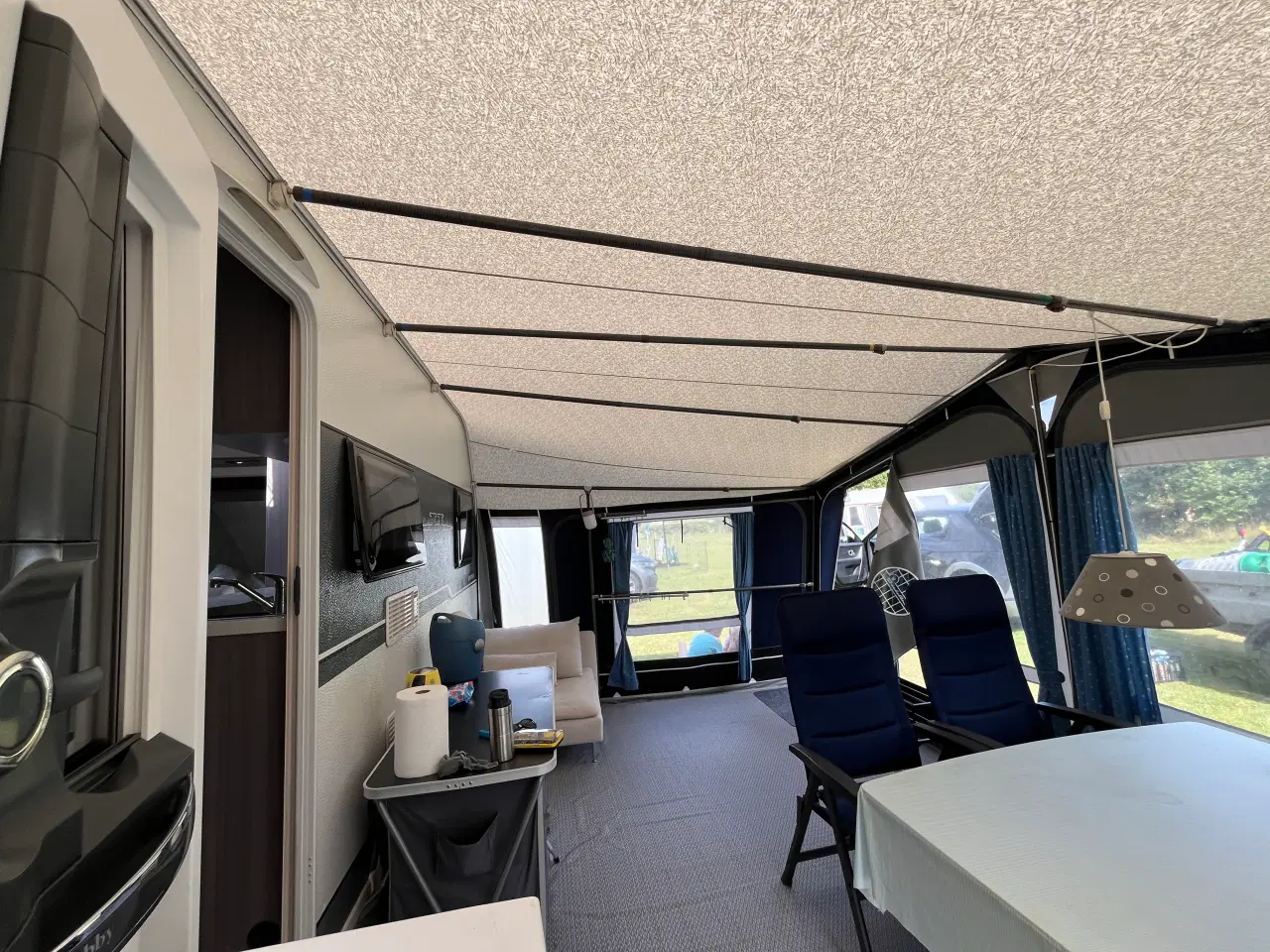 Billede 5 - Hobby On Tour 470 KMF med køjer 