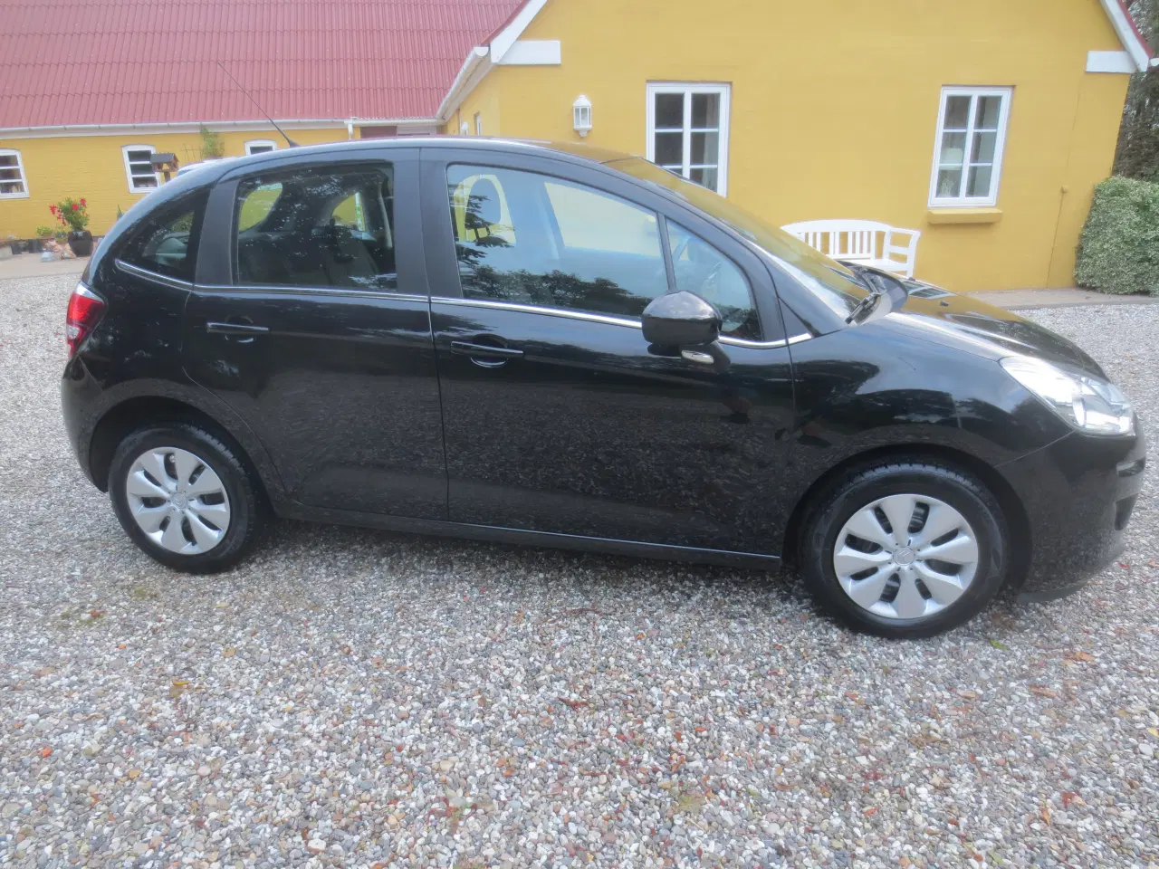 Billede 4 - Citroen C 3 1.2 i 82 Hk År 2016. Nysynet.