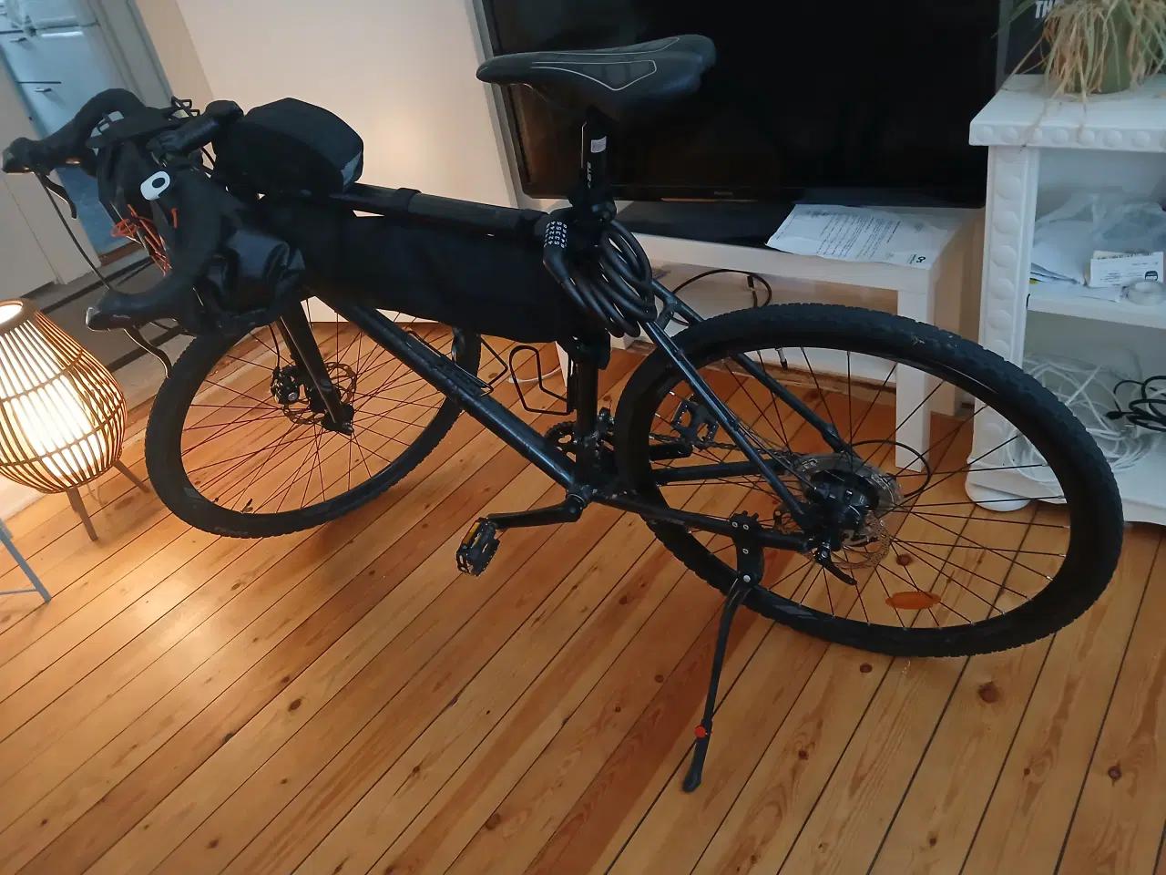 Billede 3 - 28" Cross cykel 14 gear 57 cm matsort +extraudstyr