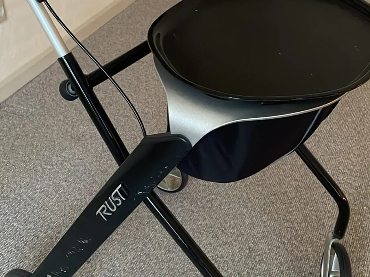 Billede 2 - Rollator, mærke Trust