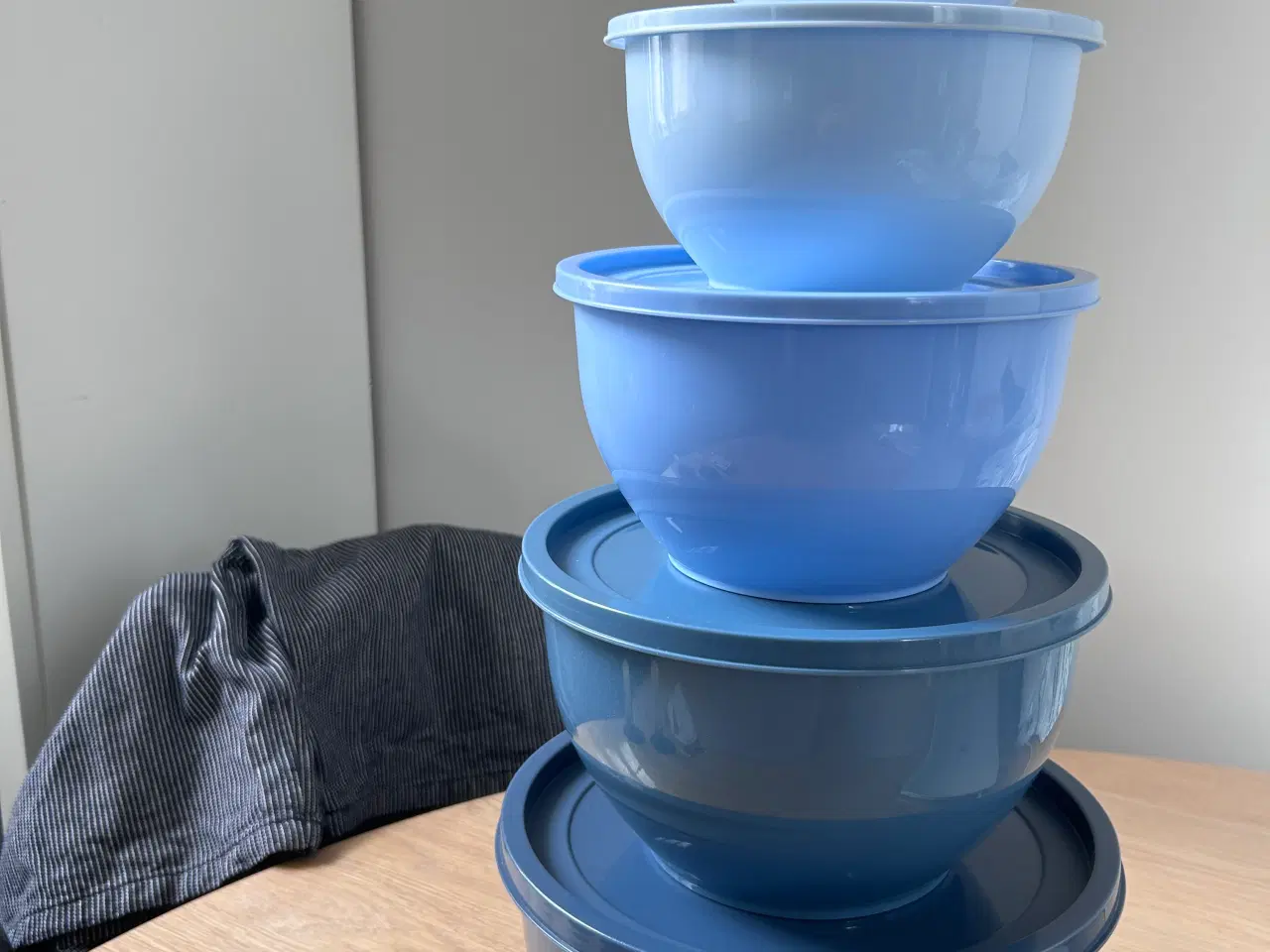 Billede 1 - Skåle sæt i blå farver 5 stk scandinavian collecti