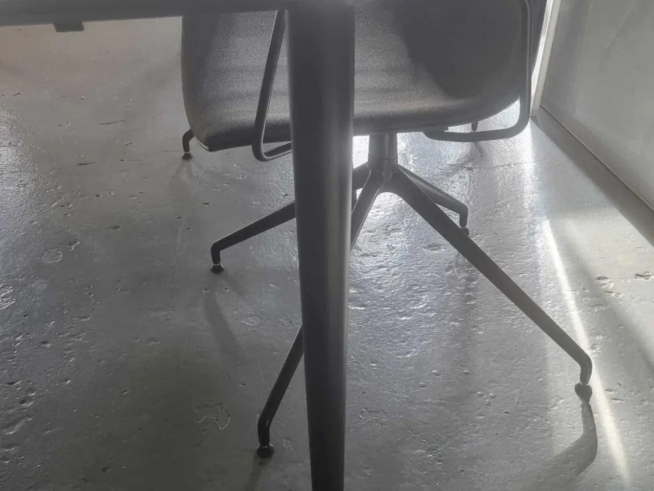 Billede 3 - Snedkergården spisebord næsten ubrugt