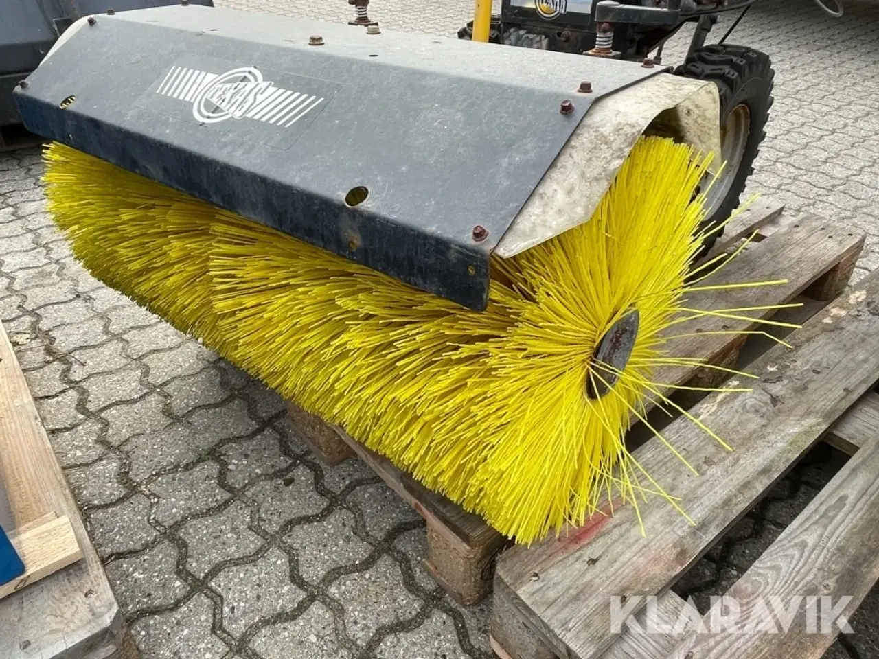 Billede 12 - Redskabsbærer med kost og Sneslynge TEXAS Combo 800