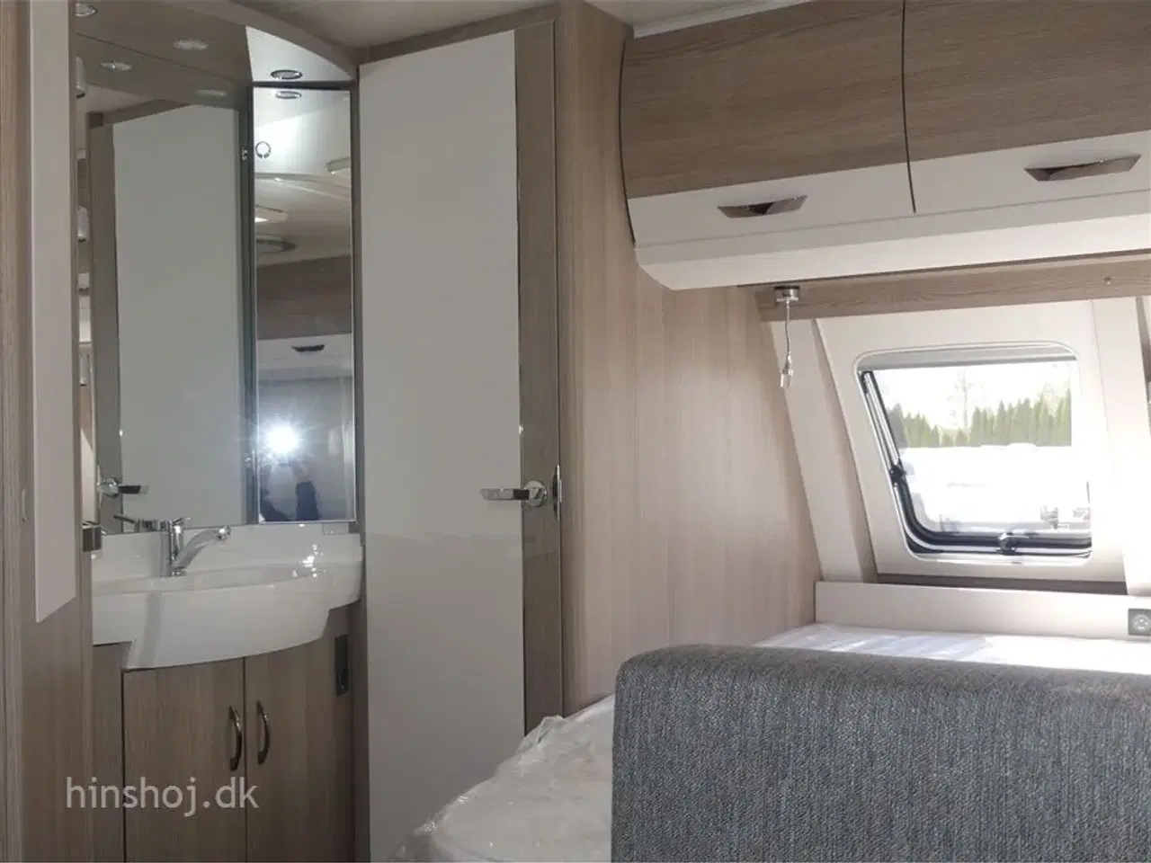 Billede 25 - 2023 - Hobby Prestige 720 UKFe   Hobby 720 UKFe med køjer og fransk dobbeltseng fra Hinshøj Caravan