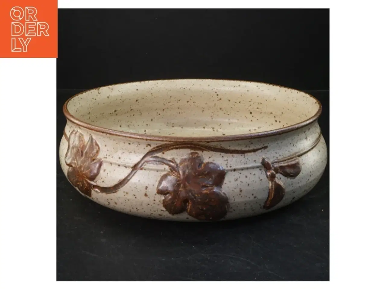 Billede 1 - Keramisk fad med blomstermønster (str. Ø 26x8 cm)