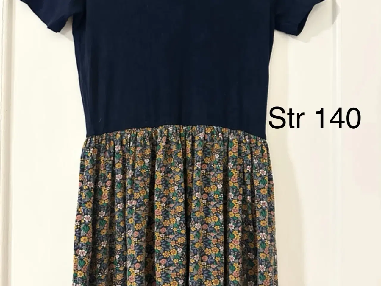 Billede 2 - Pige tøjpakke str. 140-146