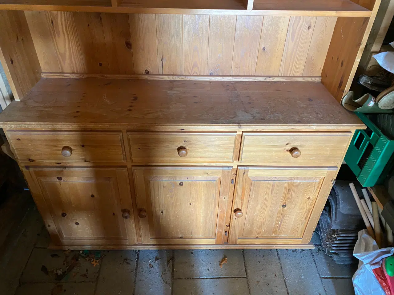 Billede 1 - Gammelt vitrineskab til gratis afhentning