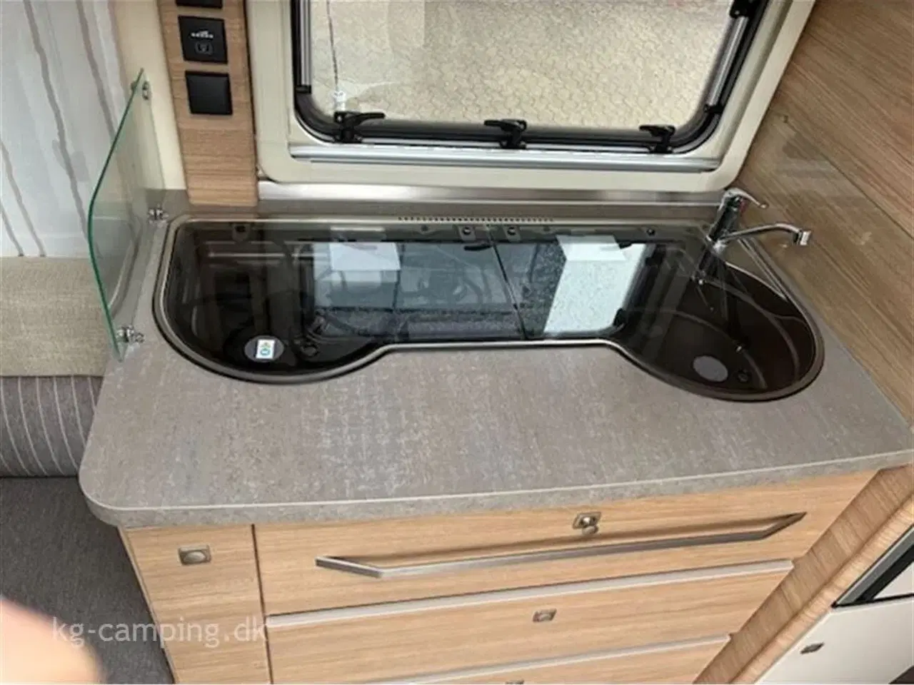 Billede 4 - 2022 - Fendt Bianco 515 SG Selection   Nu har du milghed for at få fingrene i denne lækre vogn - Enkelt senge - Mover - Fortelt og Markise