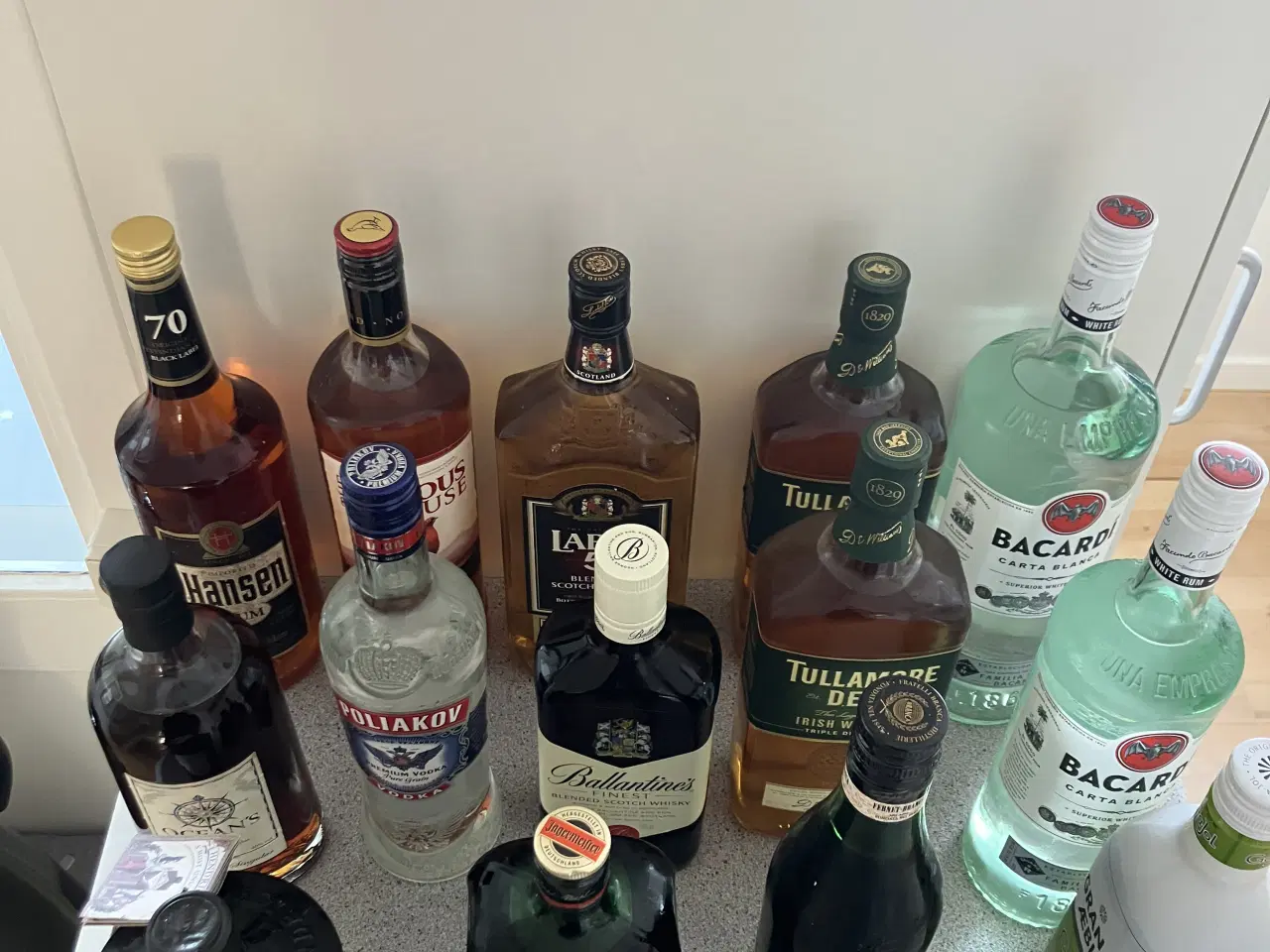 Billede 2 - Billigt 14 helflasker sælges samlet for 1700kr. 