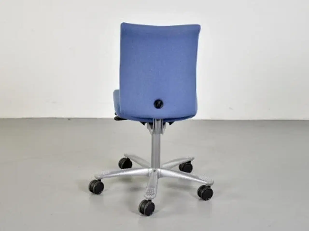 Billede 3 - Häg h04 credo 4200 kontorstol med lyseblåt polster og gråt stel