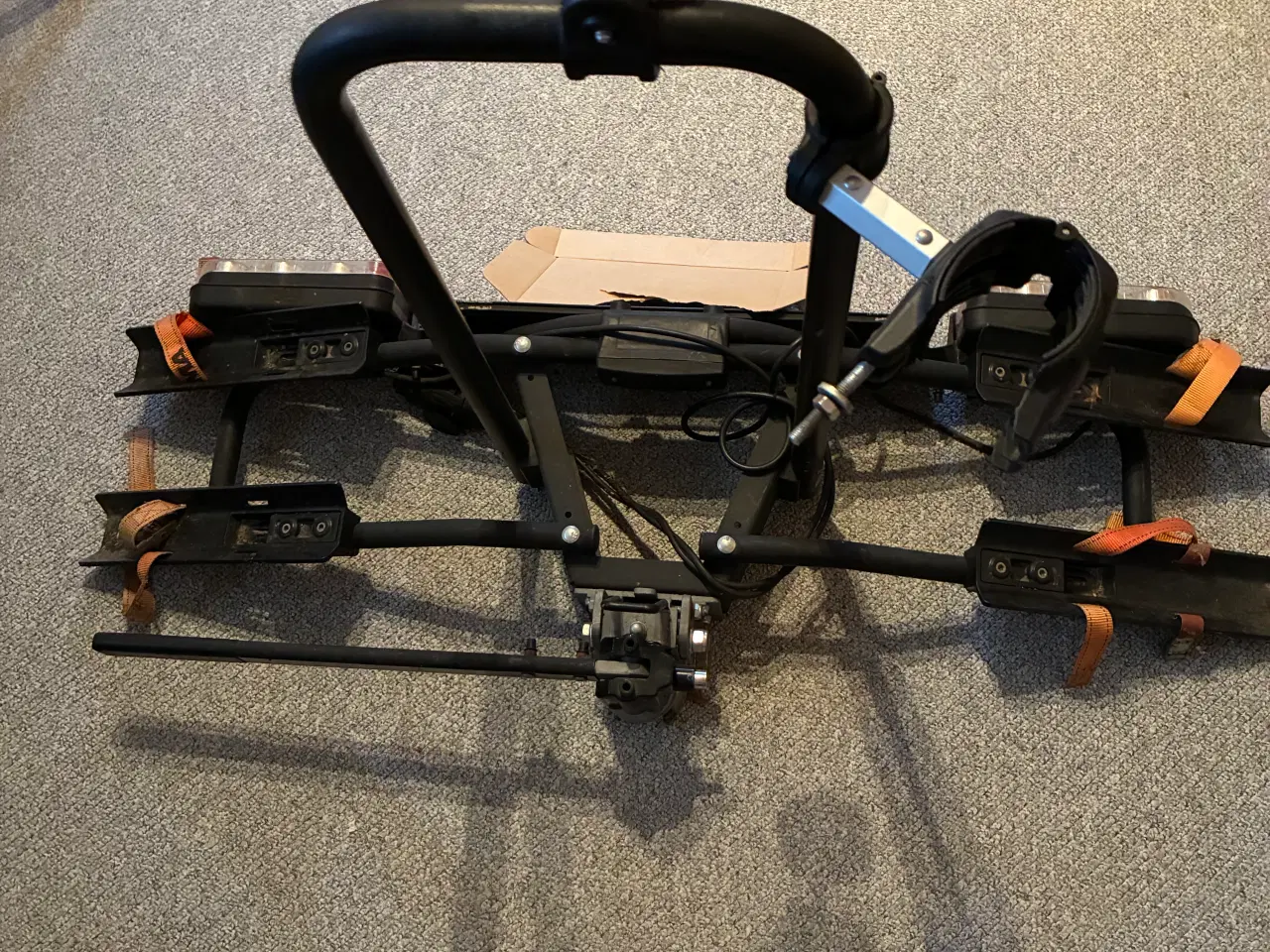 Billede 2 - Cykelholdet til anhænger knop