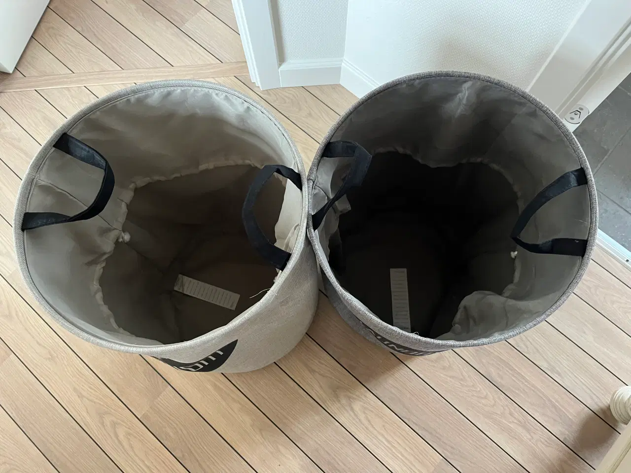 Billede 2 - 2 helt nye vasketøjskurve