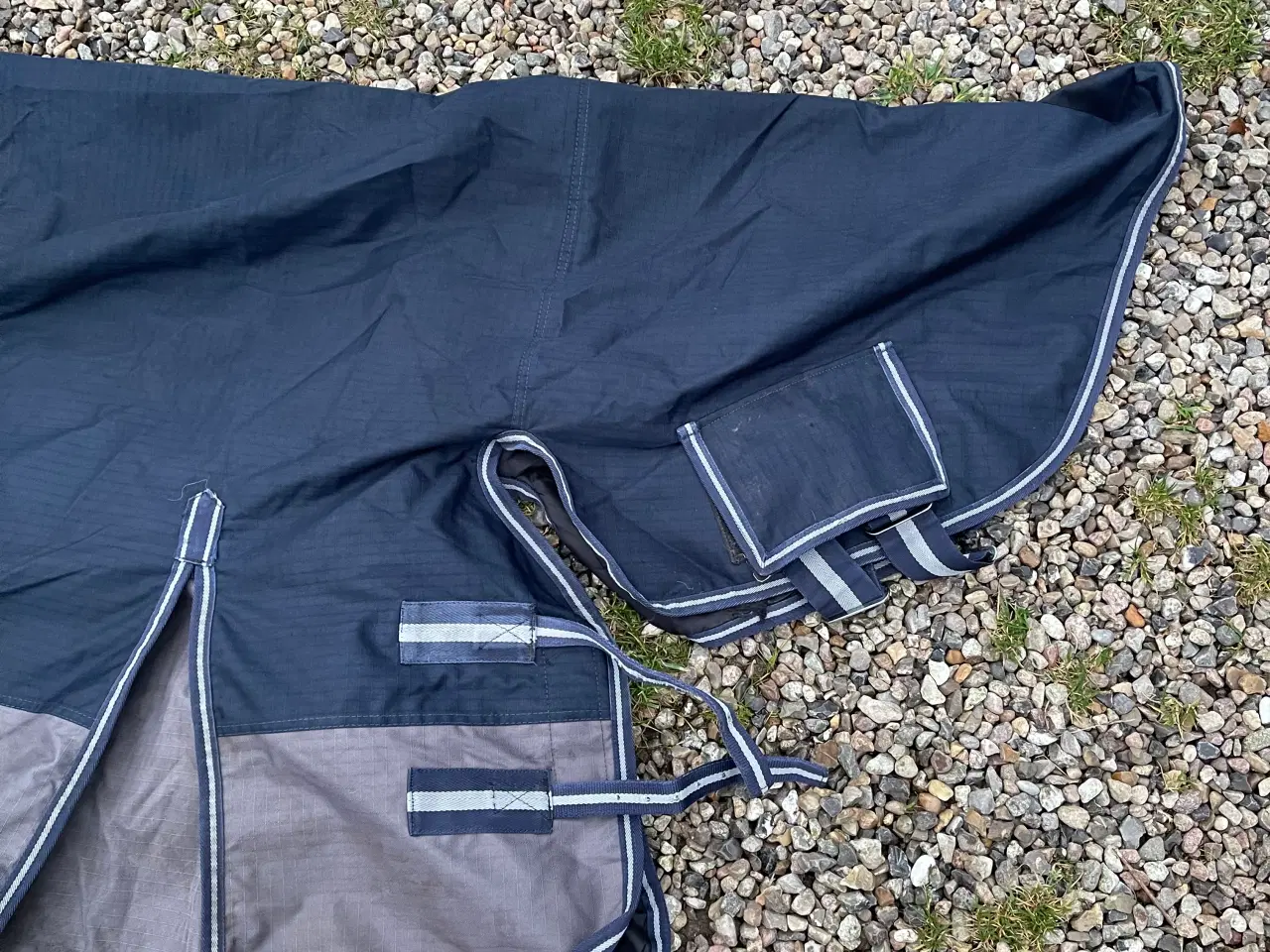 Billede 6 - Dækken med hals 