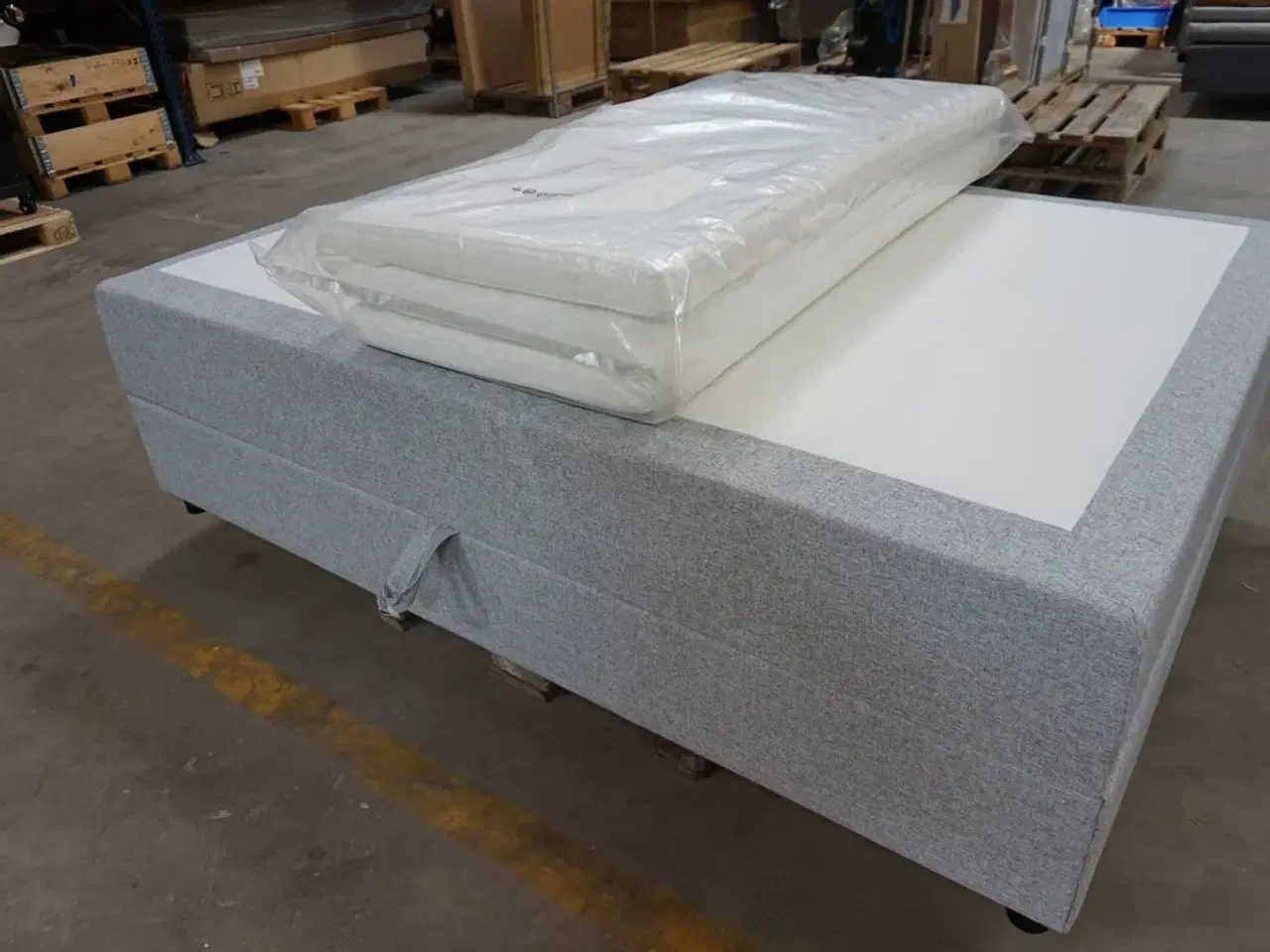 Billede 4 - Nordisk Fjer B110 seng med opbevaring 140x200 cm