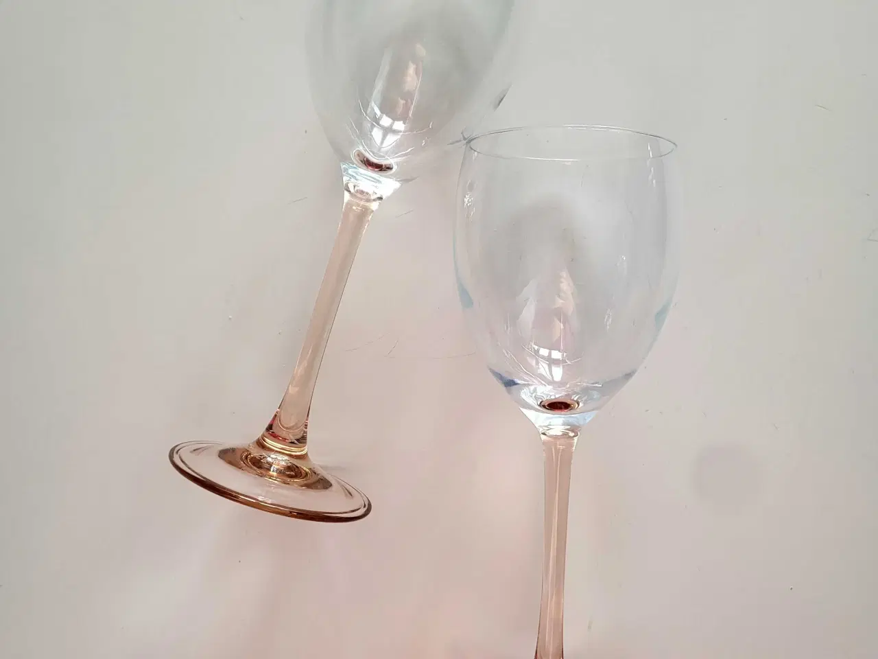 Billede 1 - Lyserød Luminarc vinglas