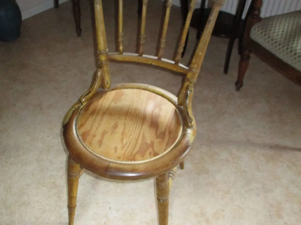 Billede 1 - Gammel stol