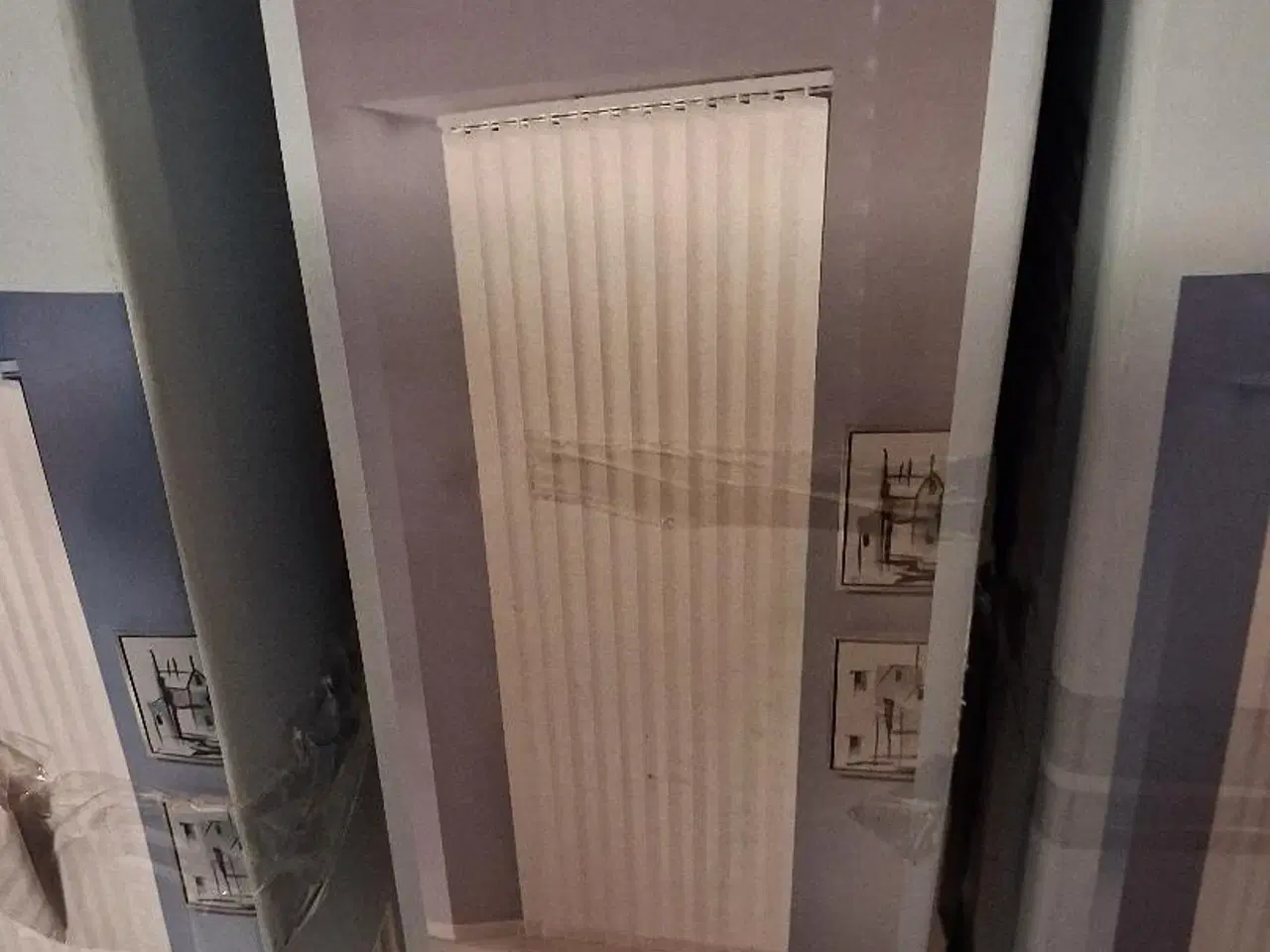 Billede 2 - Nye hvide Lamelgardiner B-100cm x H-250cm.
