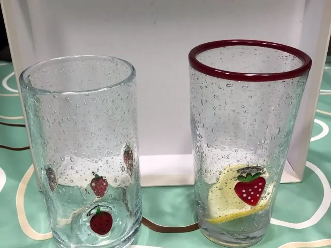 Billede 2 - Mundblæste glas med jordbærmotiv