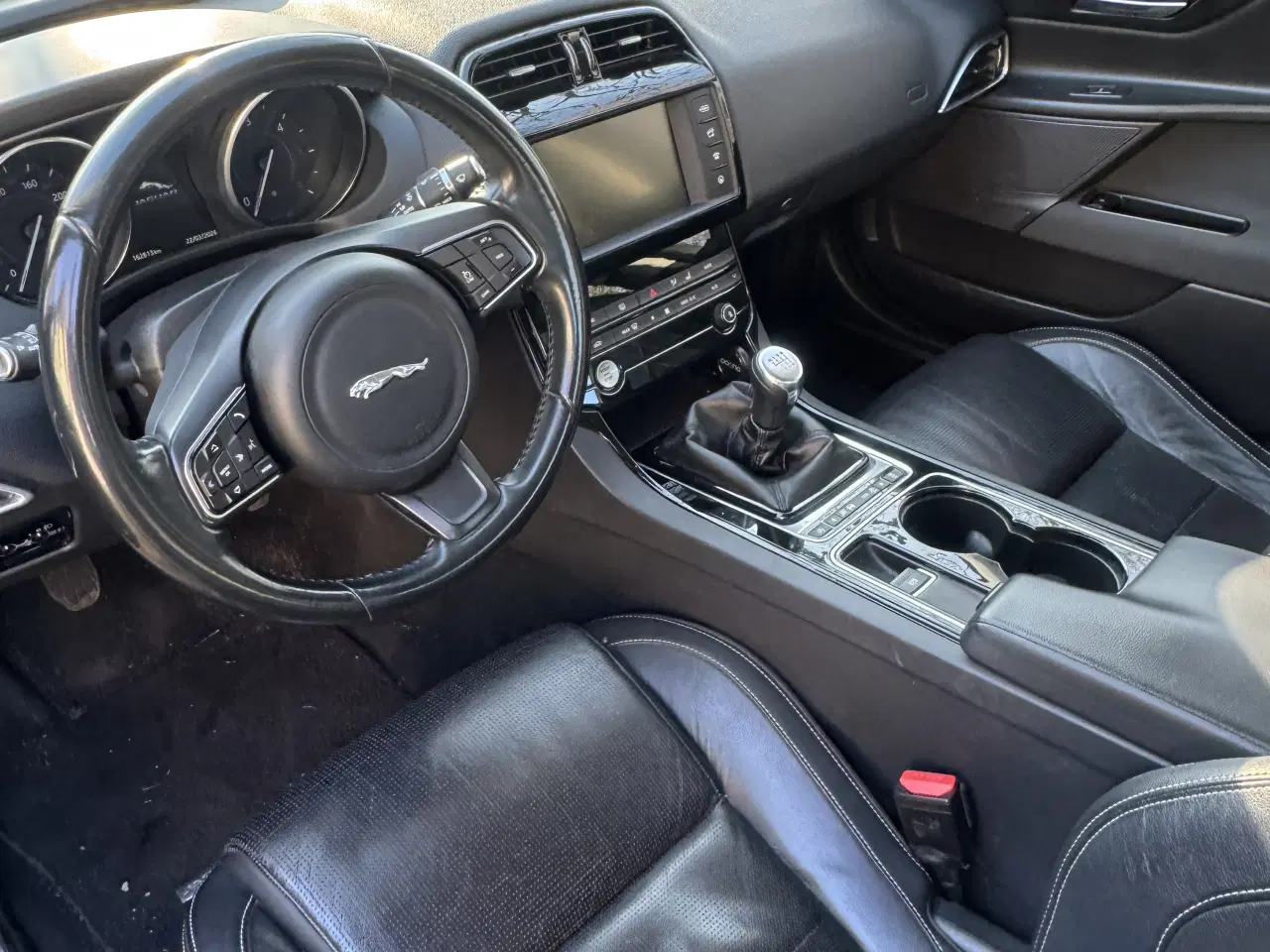 Billede 5 - Jaguar XE -manuelt 6gear