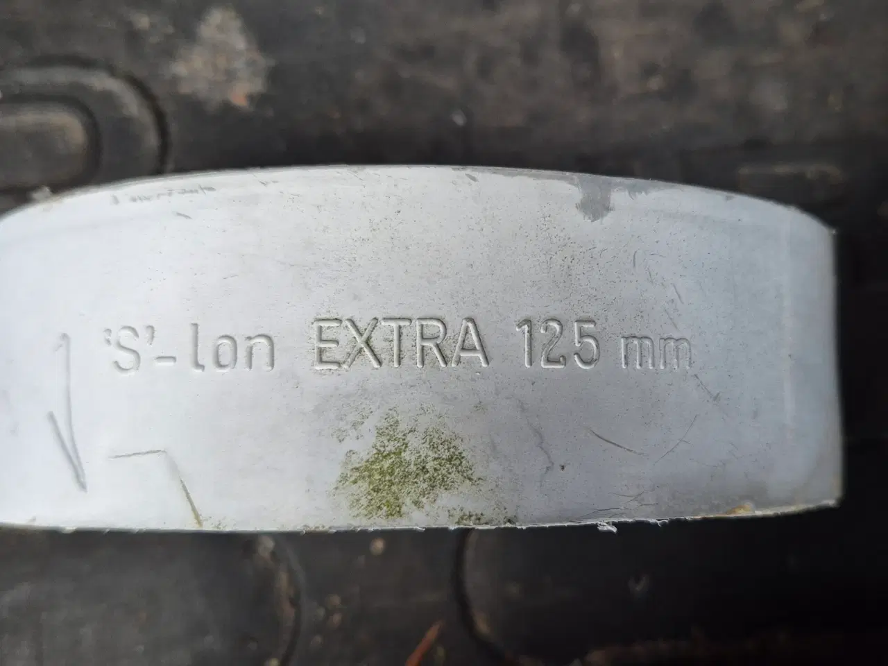 Billede 3 - Købes. Tagrende  I plast , 2 m. Med hjørne stykke.