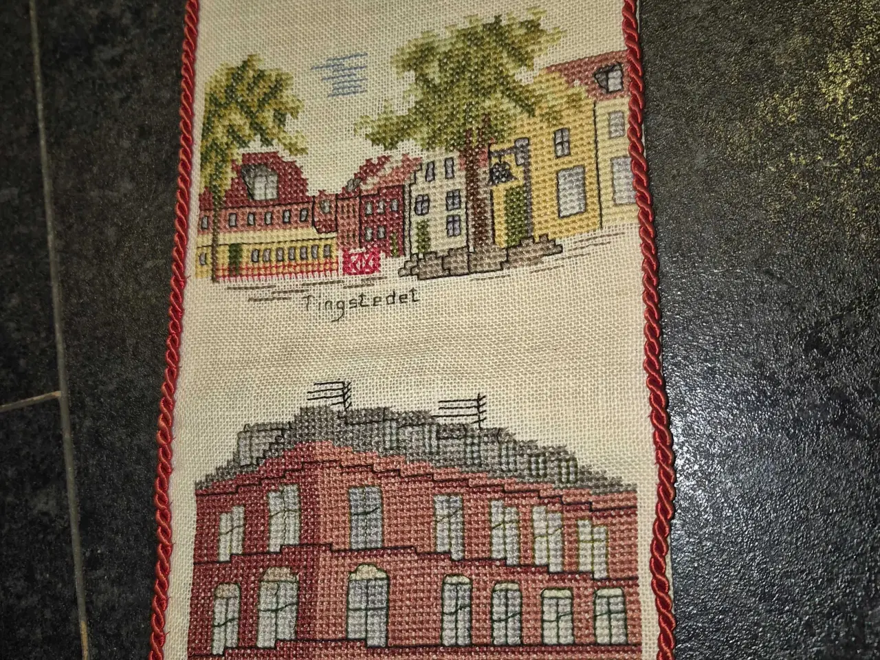 Billede 3 - Broderet klokkestreng pver Valby