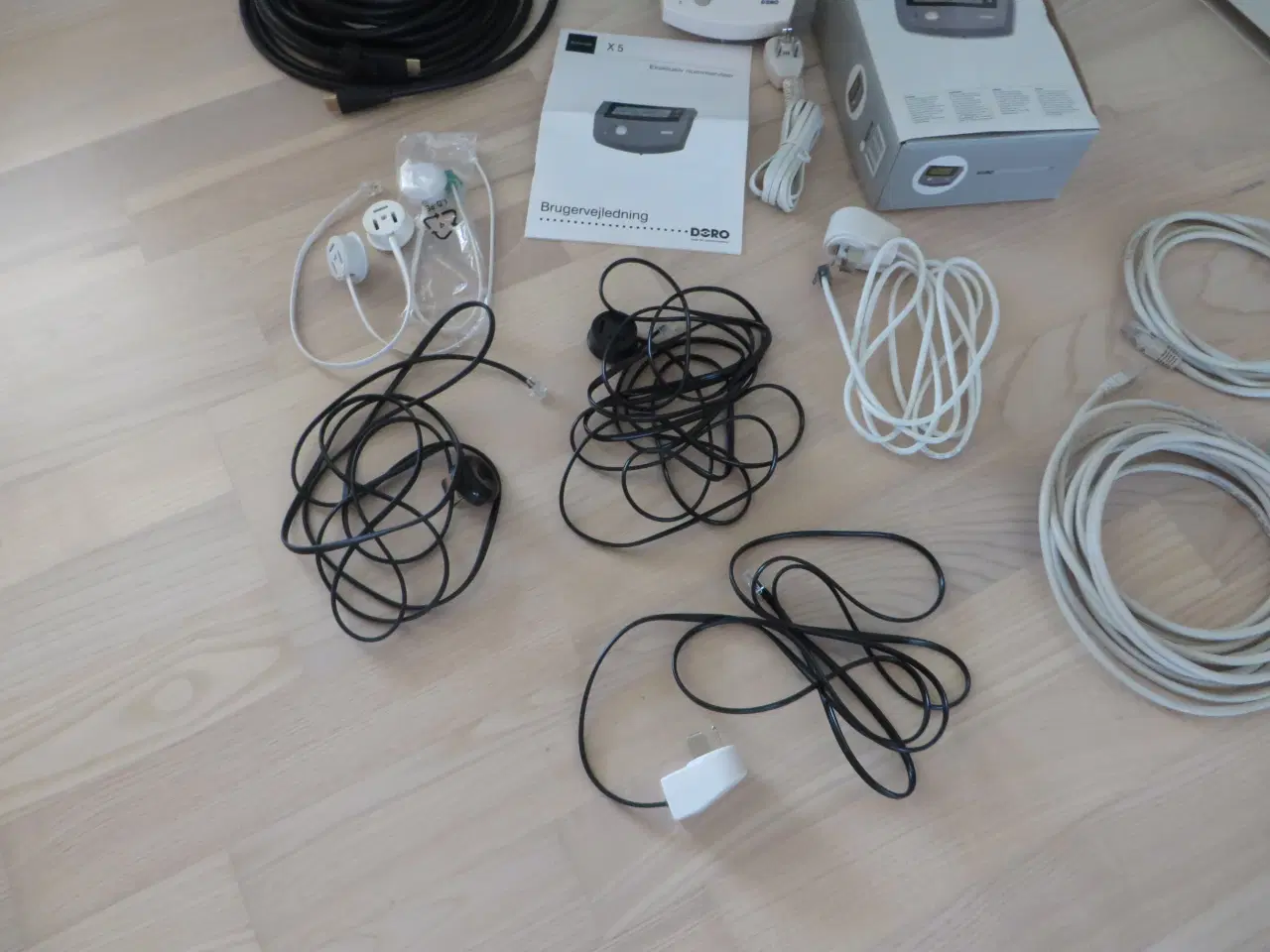 Billede 3 - Nummerviser Doro, telefonstik, USB kabel m.m.
