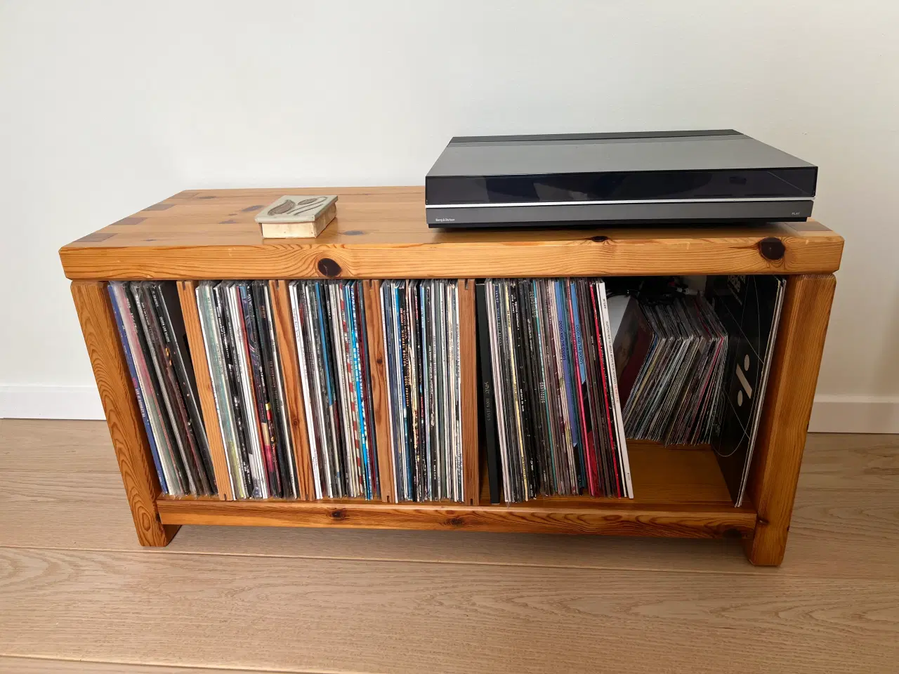 Billede 1 - LP Reol Aksel Kjersgaard fyrretræ