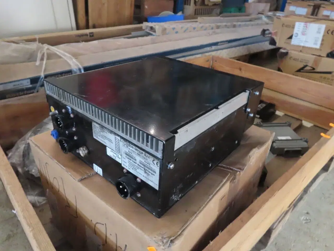 Billede 7 - Palle med diverse opladere, kabler mv.