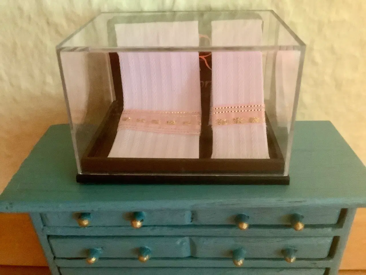 Billede 1 - Dukkehus håndklæder - helt nye.