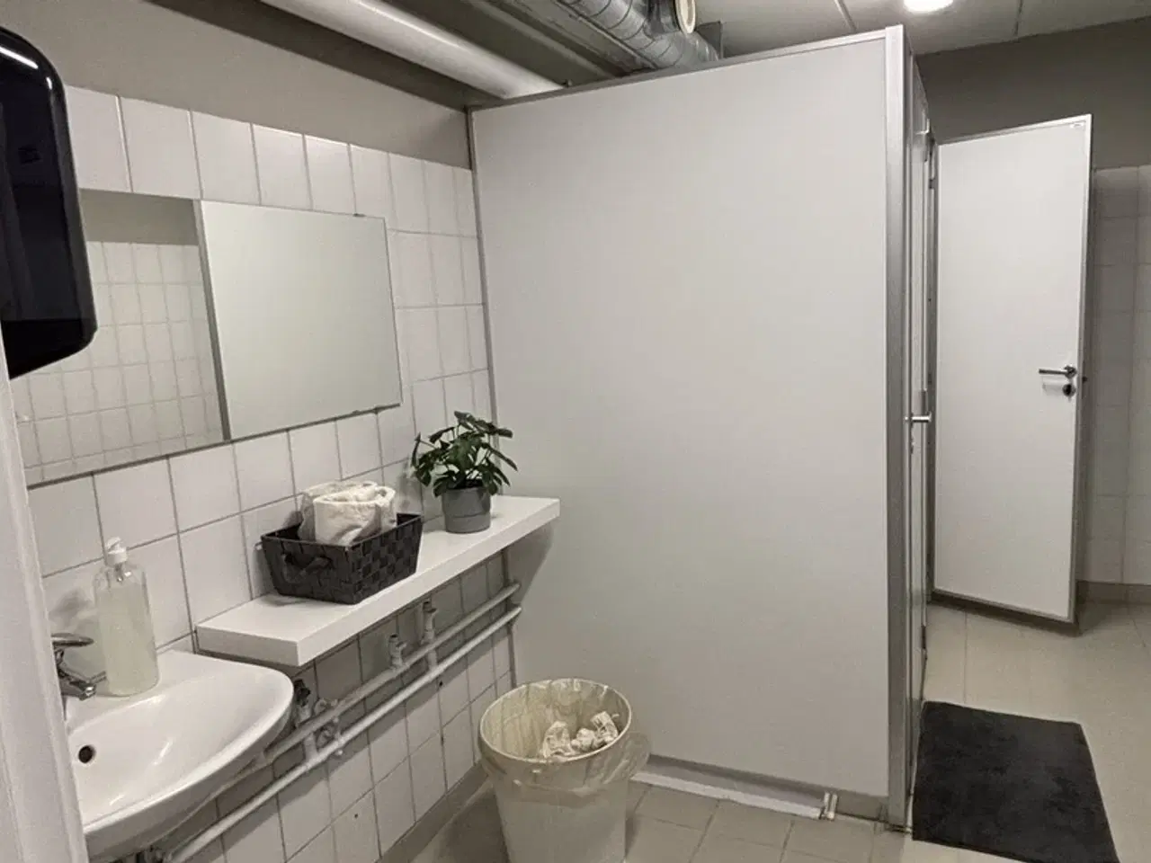 Billede 31 - Billigt lager/kontor i erhvervsområdet i Risskov