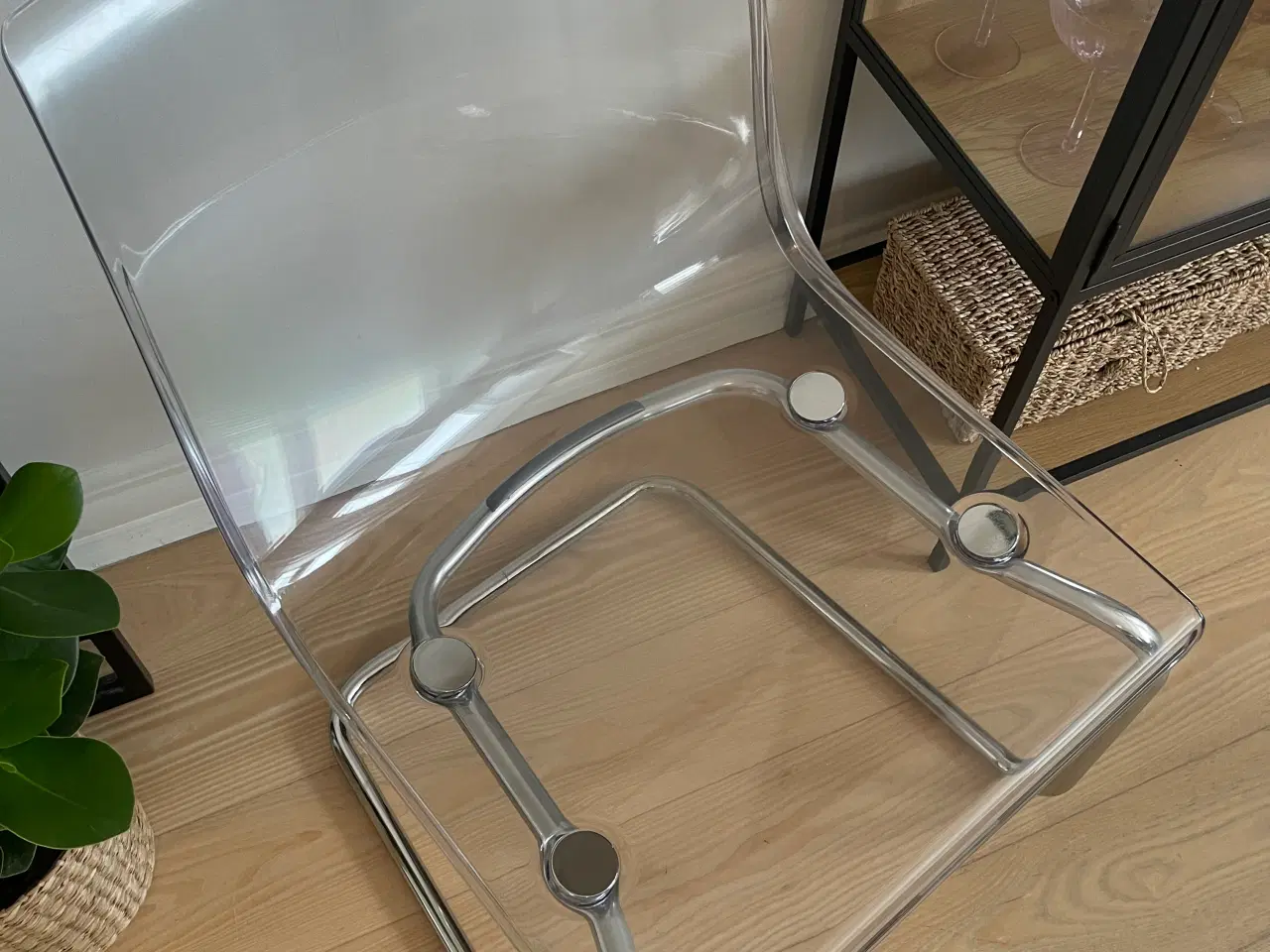 Billede 5 - IKEA transparent stol 