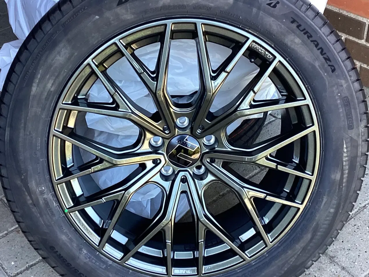 Billede 1 - Sommerdæk på 19” Alufælge