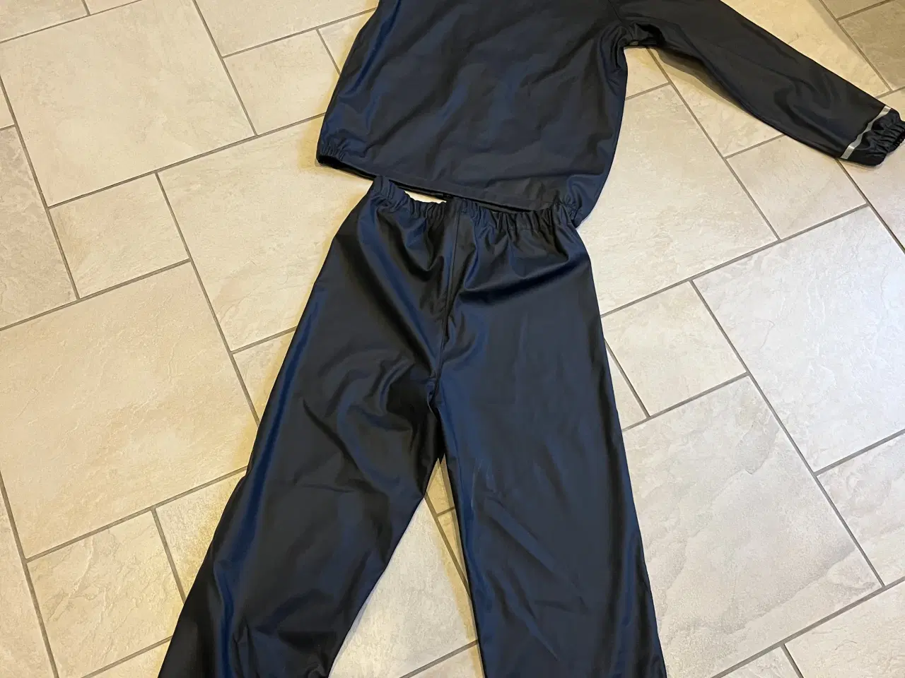 Billede 1 - Mørkeblåt regntøj, Name it. Stort set ikke brugt