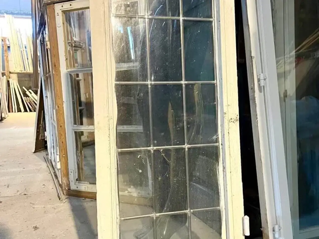 Billede 1 - Fin, blyindfattet vinduesramme m. termoglas