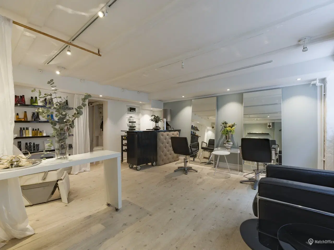 Billede 2 - 48 kvm. butik/frisør/klinik i hyggelig gade. København K