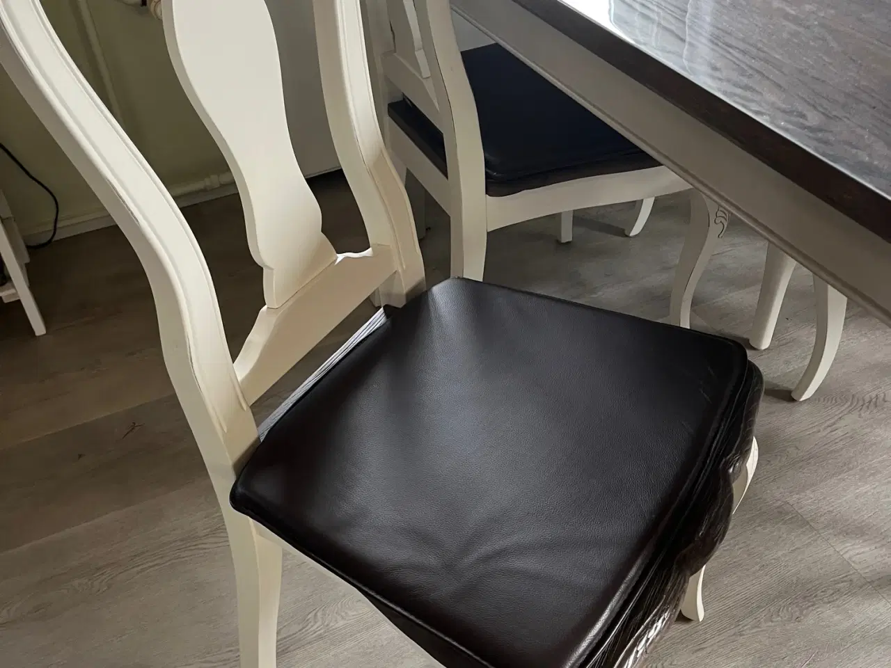 Billede 3 - Flot spisebord, vintage og 4 stole