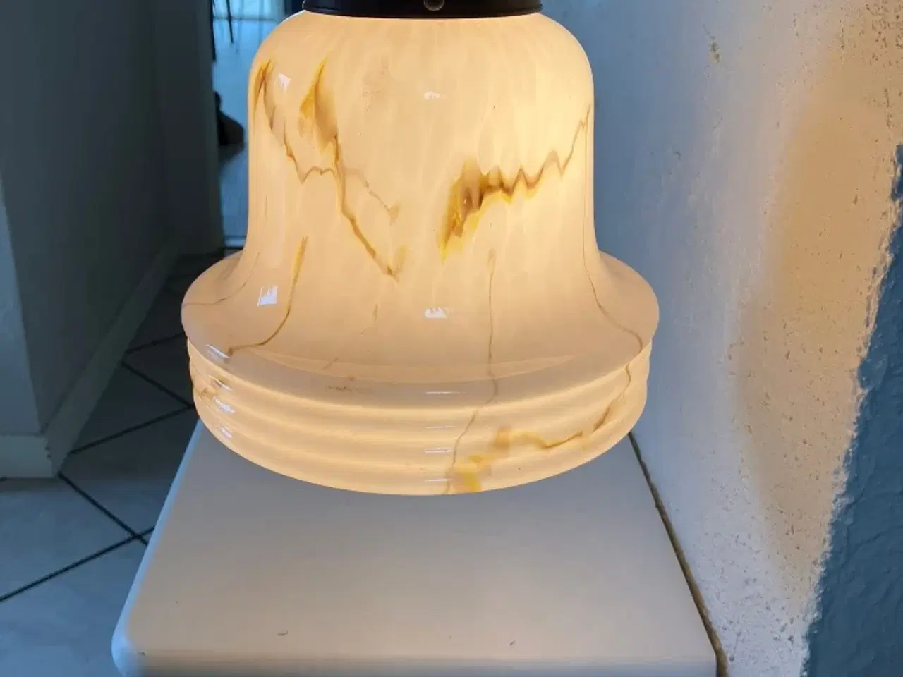 Billede 1 - Rosa marmoreret loftslampe 