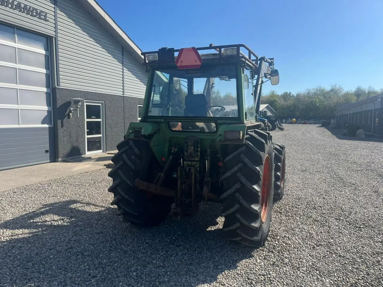 Billede 15 - Fendt 308 LS Farmer Turbomatik med frontlæsser og skovinddækning