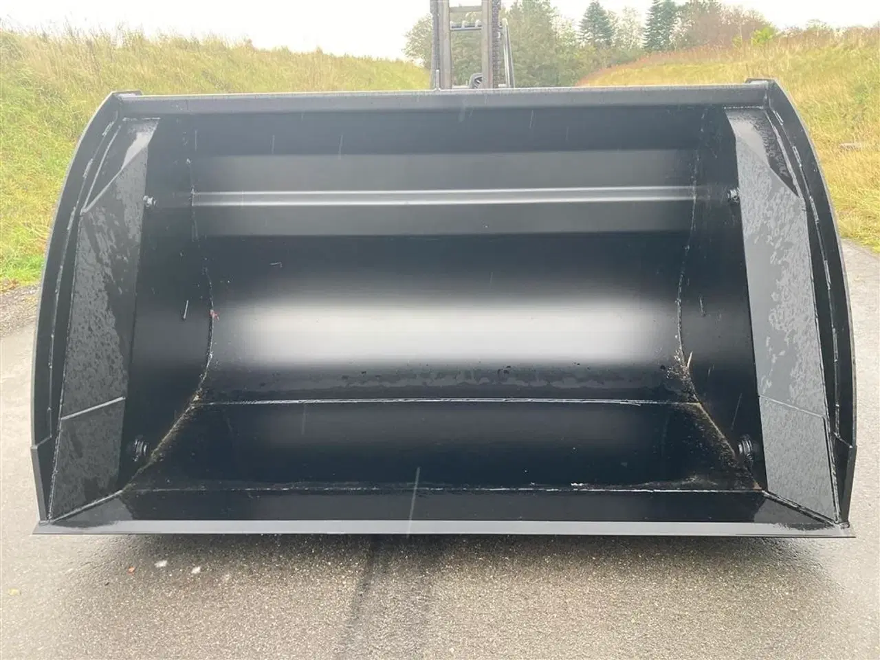 Billede 1 - JST Højtipskovl str.1 280 cm bred monteret med BM Fæste