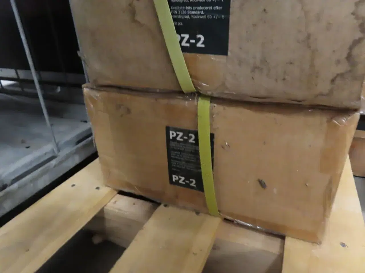 Billede 4 - 3 + 2 kasser med Bits