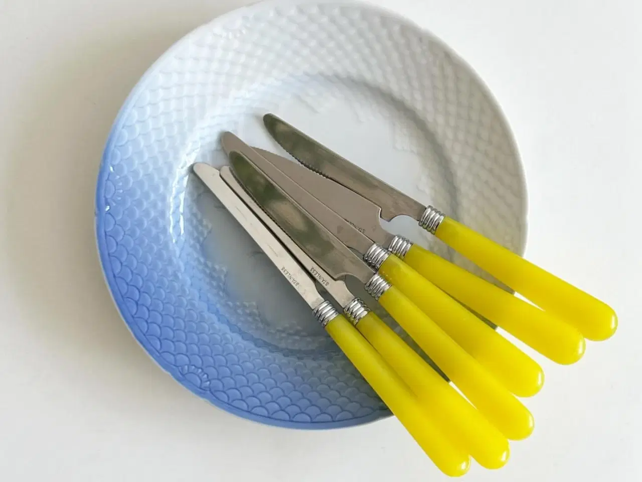 Billede 1 - Retro knive, stål og gul plast, 6 stk samlet