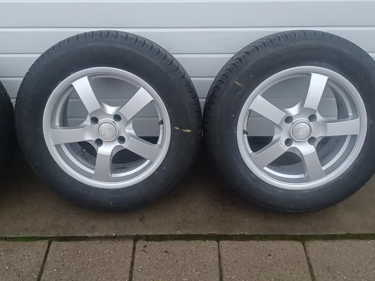 Billede 4 - Peugeot alufælge.