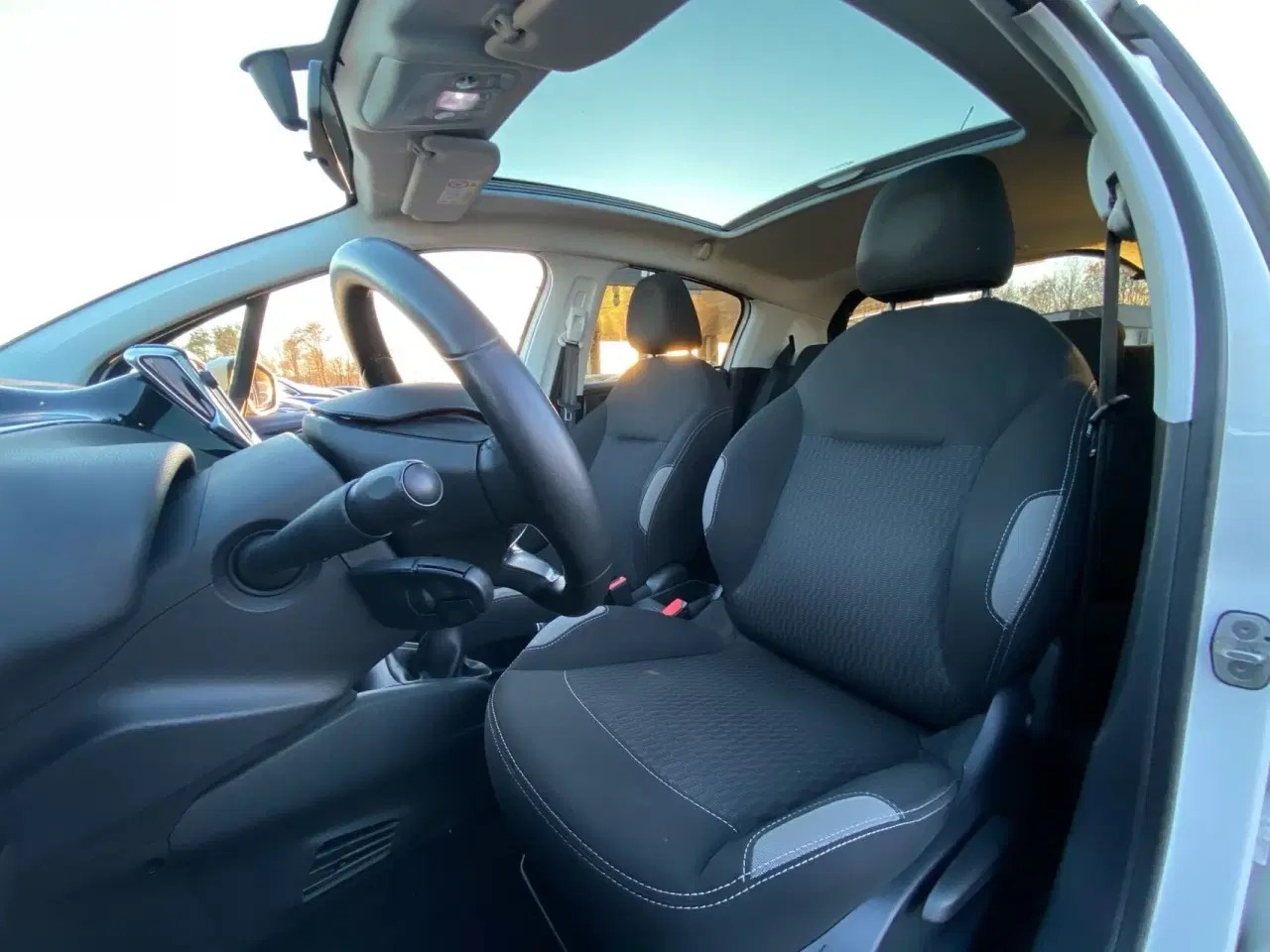 Billede 5 - Peugeot 208 1,6 BlueHDi Chili Sky 100HK 5d