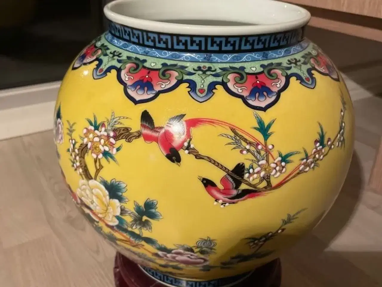 Billede 5 - Kinesisk vase med fod sælges